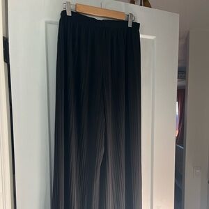 Uniqlo Black Pleated Pants